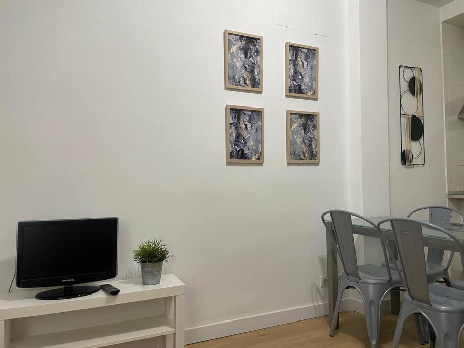 Plaza Rio B Apartment Madrid Exterior photo